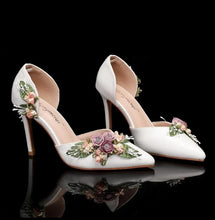 Load image into Gallery viewer, Matching Floral Clutch Heels & Handbag