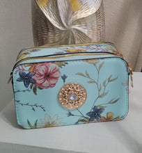 Load image into Gallery viewer, Pretty Girl Handbag