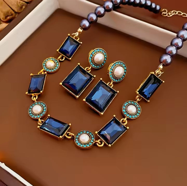 Exquisite Vintage Jewelry Set