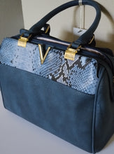 Load image into Gallery viewer, Luxury Snakeskin Handbag
