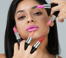 Load image into Gallery viewer, Tahti Laatu&#39; Metallic Lipstick
