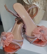 Load image into Gallery viewer, Rose Gold Flower Heels
