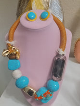 Load image into Gallery viewer, Breezy Vintage Necklace Set
