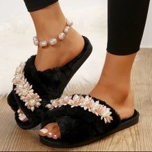 Load image into Gallery viewer, Pearl Lover Fur Slippers
