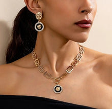 Load image into Gallery viewer, Lionshead Necklace Set
